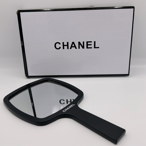 New Chanel Beauty handheld black mirror - Picture 2 of 4